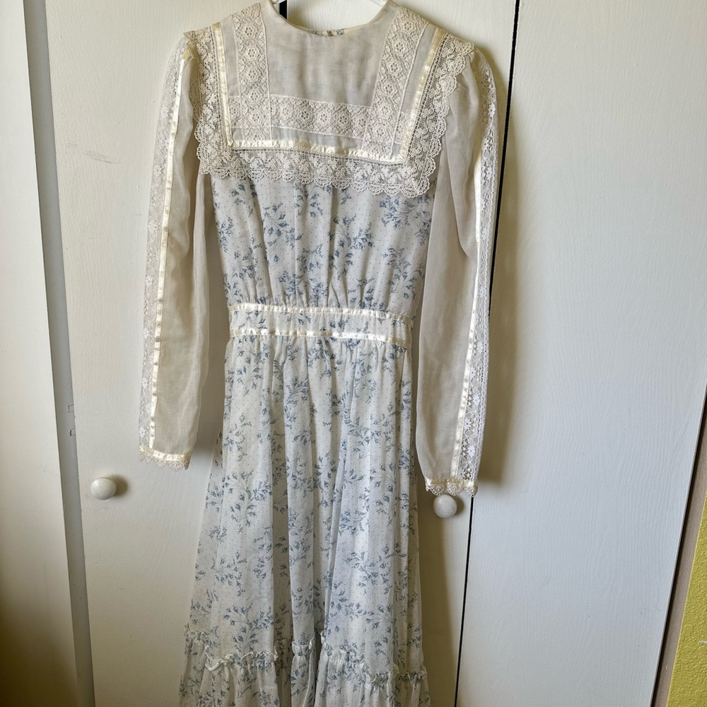 Gunne Sax Vintage Blue Floral Long Sleeve Dress